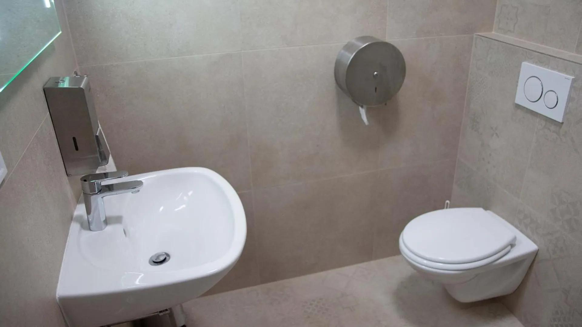 New City Centre Garden Apartment - Central Location Praag