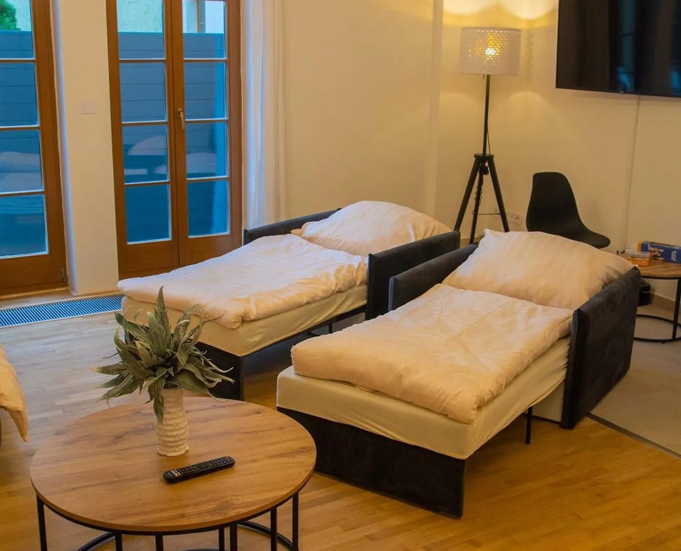 New City Centre Garden Apartment - Central Location Praag