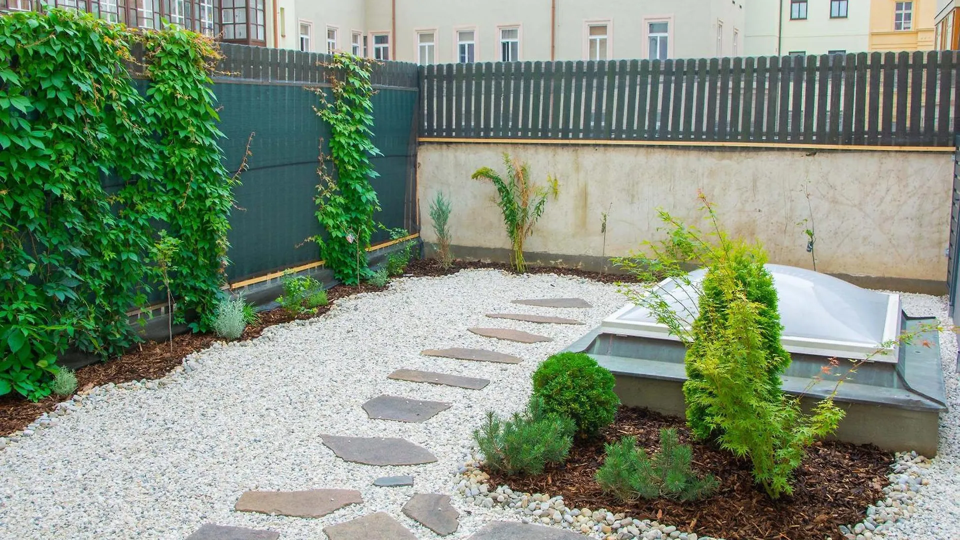 New City Centre Garden Apartment - Central Location Praag